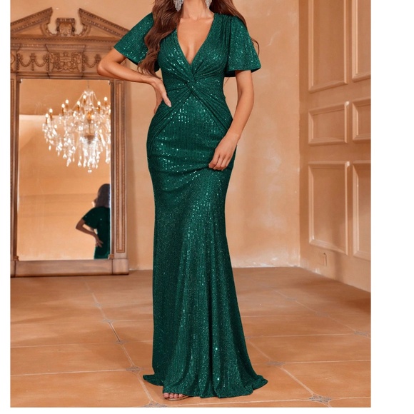 Luxe Champagne Plunging Neck butterfly Sleeve Party Formal Wedding Dress - Picture 4 of 6